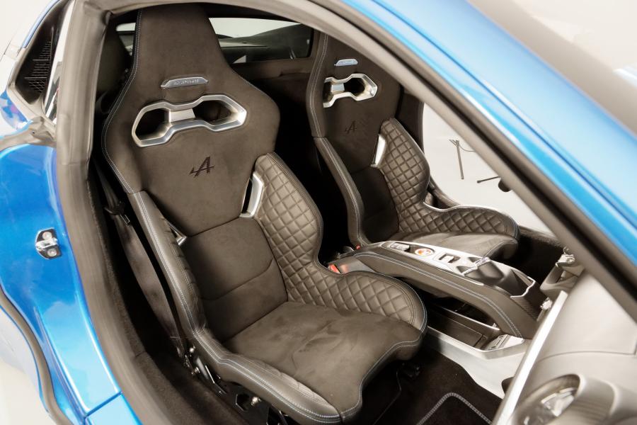 Интерьер Alpine A110 Premiere Edition 2017 года  (фото 9 из 186)